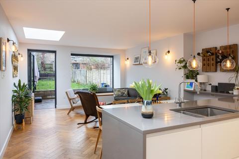 4 bedroom terraced house for sale, Upland Road, London SE22.