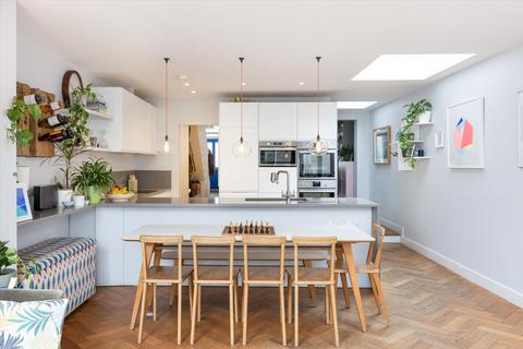 4 bedroom terraced house for sale, Upland Road, London SE22.