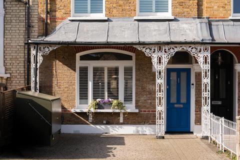 4 bedroom terraced house for sale, Upland Road, London SE22.
