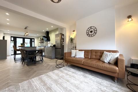 undefined, Fforchneol Row, Aberdare CF44
