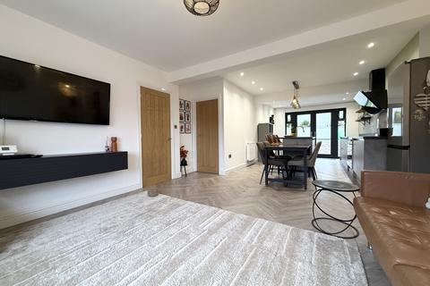 undefined, Fforchneol Row, Aberdare CF44