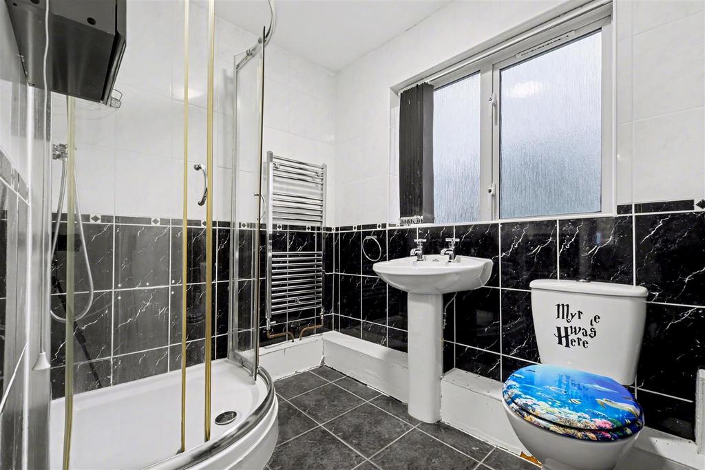 Shower Room 2.jpeg