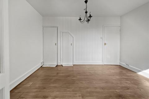 3 bedroom end of terrace house to rent, Orchard Road, Colchester, CO1 1SG