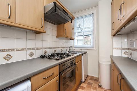 3 bedroom flat for sale, Latchmere Road, London SW11