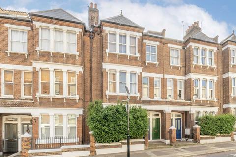 3 bedroom flat for sale, Latchmere Road, London SW11