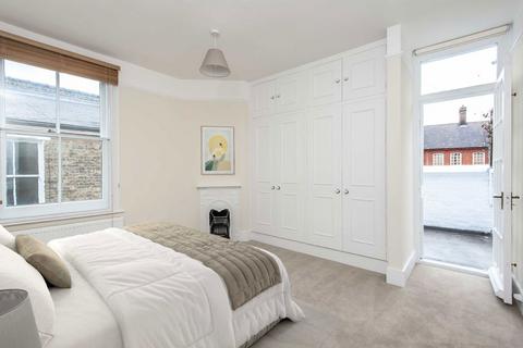 3 bedroom flat for sale, Latchmere Road, London SW11