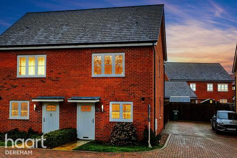 2 bedroom semi-detached house for sale, Magpie Place, Wymondham