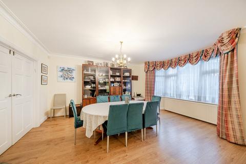 5 bedroom detached house for sale, Hillersdon Avenue, Edgware, Greater London. HA8 7SQ