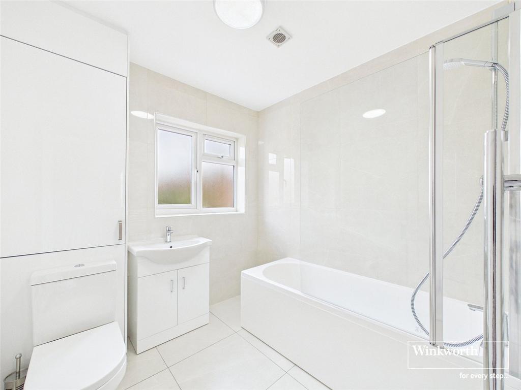 Newly Fitted Bath