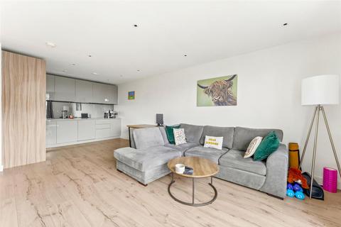 2 bedroom apartment for sale, High Street, London N8
