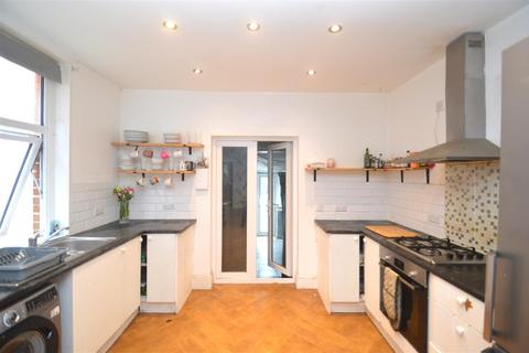 3 bedroom semi-detached house for sale, Oakfield Road, East Cowes