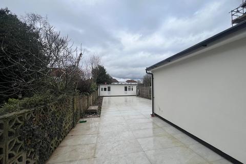 undefined, Staines Road, Hounslow TW4