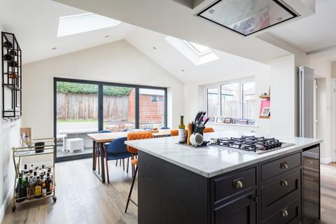 4 bedroom semi-detached house for sale, Collingwood Avenue, York