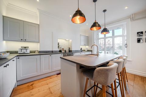 5 bedroom semi-detached house for sale, Haines Hill