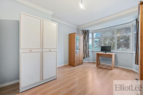 3 bedroom semi-detached house for sale, Ashness Gardens, Greenford UB6