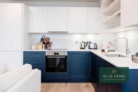 3 bedroom flat for sale, Affinity View, London E16