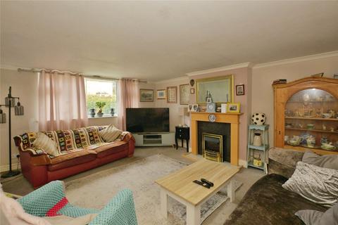 4 bedroom detached house for sale, Faversham Road, Kennington, Ashford, Kent, TN24