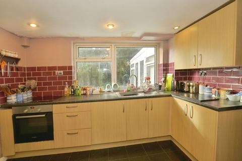 4 bedroom detached house for sale, Faversham Road, Kennington, Ashford, Kent, TN24