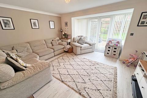 4 bedroom townhouse for sale, Sandhills Avenue, Hamilton, Leicester, Leicestershire, LE5 1QN