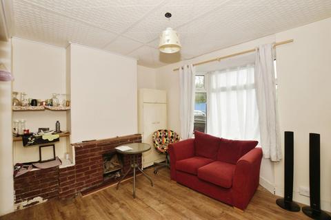 2 bedroom house for sale, Eastmead Avenue, Ashford, Kent, TN23