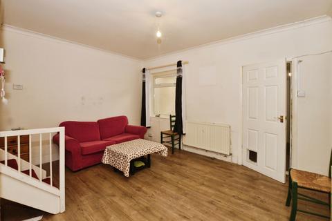 2 bedroom house for sale, Eastmead Avenue, Ashford, Kent, TN23