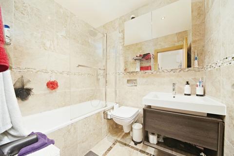 undefined, Brighton Road, South Croydon, CR2