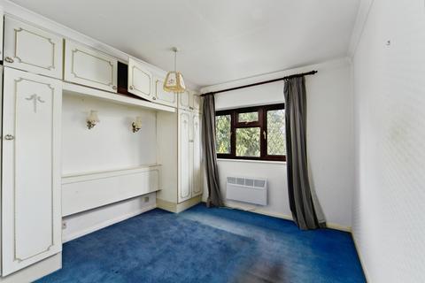 4 bedroom semi-detached house for sale, Radcliffe Road, Croydon, CR0