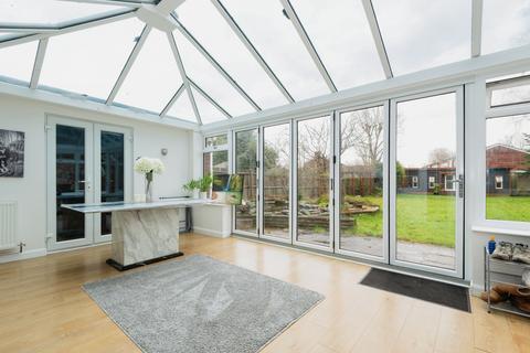 4 bedroom detached house for sale, Carshalton Road, Banstead, Surrey, SM7