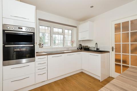 4 bedroom detached house for sale, Carshalton Road, Banstead, Surrey, SM7