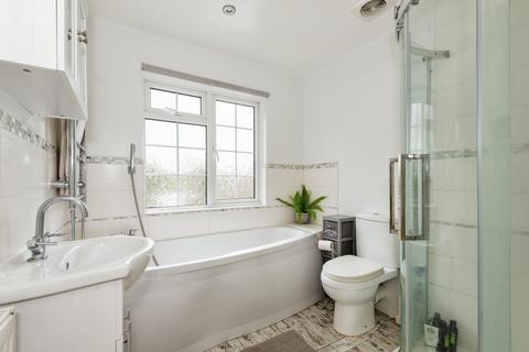 4 bedroom detached house for sale, Carshalton Road, Banstead, Surrey, SM7