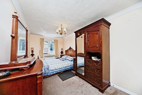 2 bedroom flat for sale, Warham Road, South Croydon, CR2