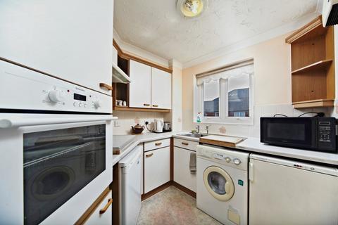 2 bedroom flat for sale, Warham Road, South Croydon, CR2