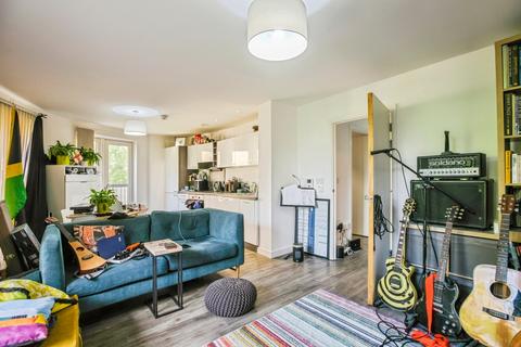 1 bedroom flat for sale, Connersville Way, CROYDON, Surrey, CR0
