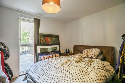1 bedroom flat for sale, Connersville Way, CROYDON, Surrey, CR0