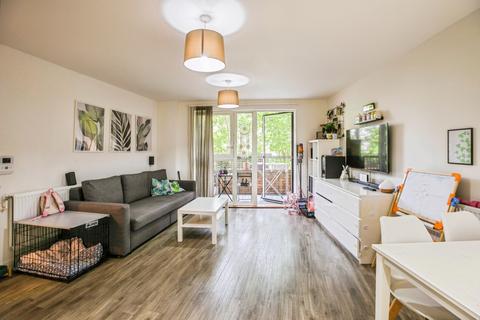 1 bedroom flat for sale, Connersville Way, CROYDON, Surrey, CR0