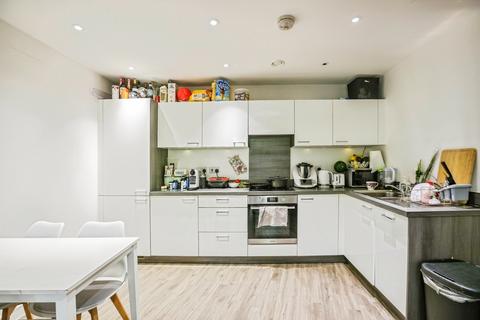 1 bedroom flat for sale, Connersville Way, CROYDON, Surrey, CR0