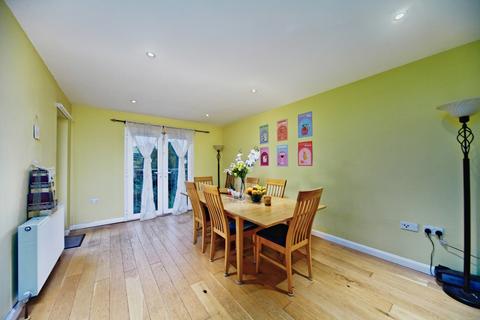 5 bedroom detached house for sale, Hyde Road, South Croydon, CR2