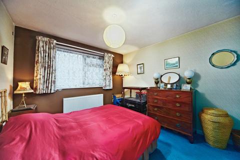 2 bedroom flat for sale, Beech Copse, South Croydon, CR2