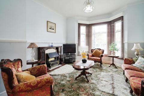 2 bedroom maisonette for sale, Perry Hill, London, SE6