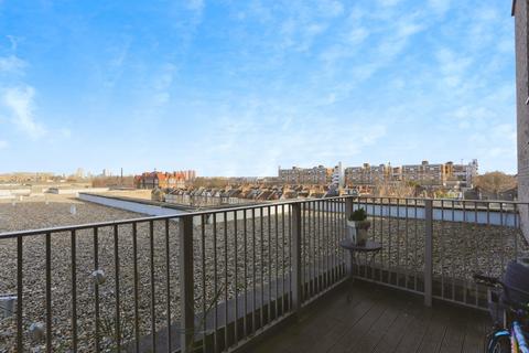 2 bedroom flat for sale, Adenmore Road, LONDON, London, SE6