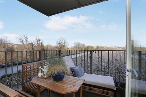 2 bedroom flat for sale, Adenmore Road, LONDON, London, SE6