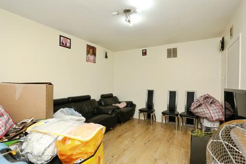 2 bedroom maisonette for sale, Southend Lane, London, SE6