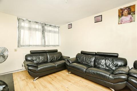 2 bedroom maisonette for sale, Southend Lane, London, SE6