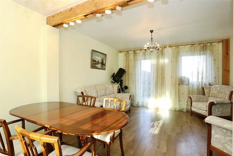 3 bedroom semi-detached house for sale, Whitebeam Avenue, Bromley, BR2
