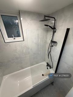 2 bedroom flat to rent, Stratheden Road, London, SE3