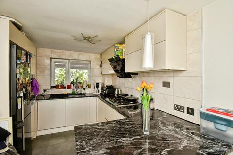 4 bedroom terraced house for sale, Phoenix Road, Chatham, Kent, ME5