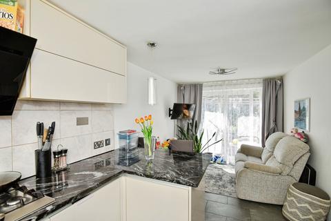 4 bedroom terraced house for sale, Phoenix Road, Chatham, Kent, ME5
