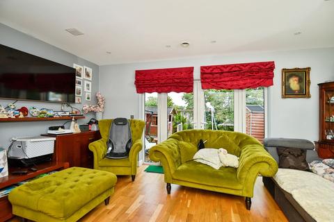 2 bedroom end of terrace house for sale, Chalkpit Hill, Chatham, Kent, ME4