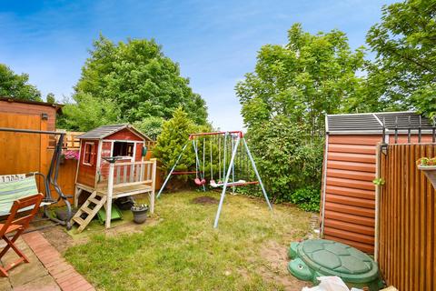 2 bedroom end of terrace house for sale, Chalkpit Hill, Chatham, Kent, ME4