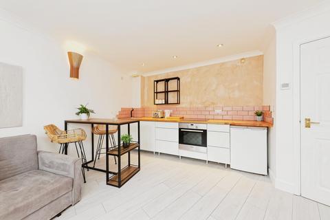 2 bedroom flat for sale, Station Road West, Canterbury, Kent, CT2